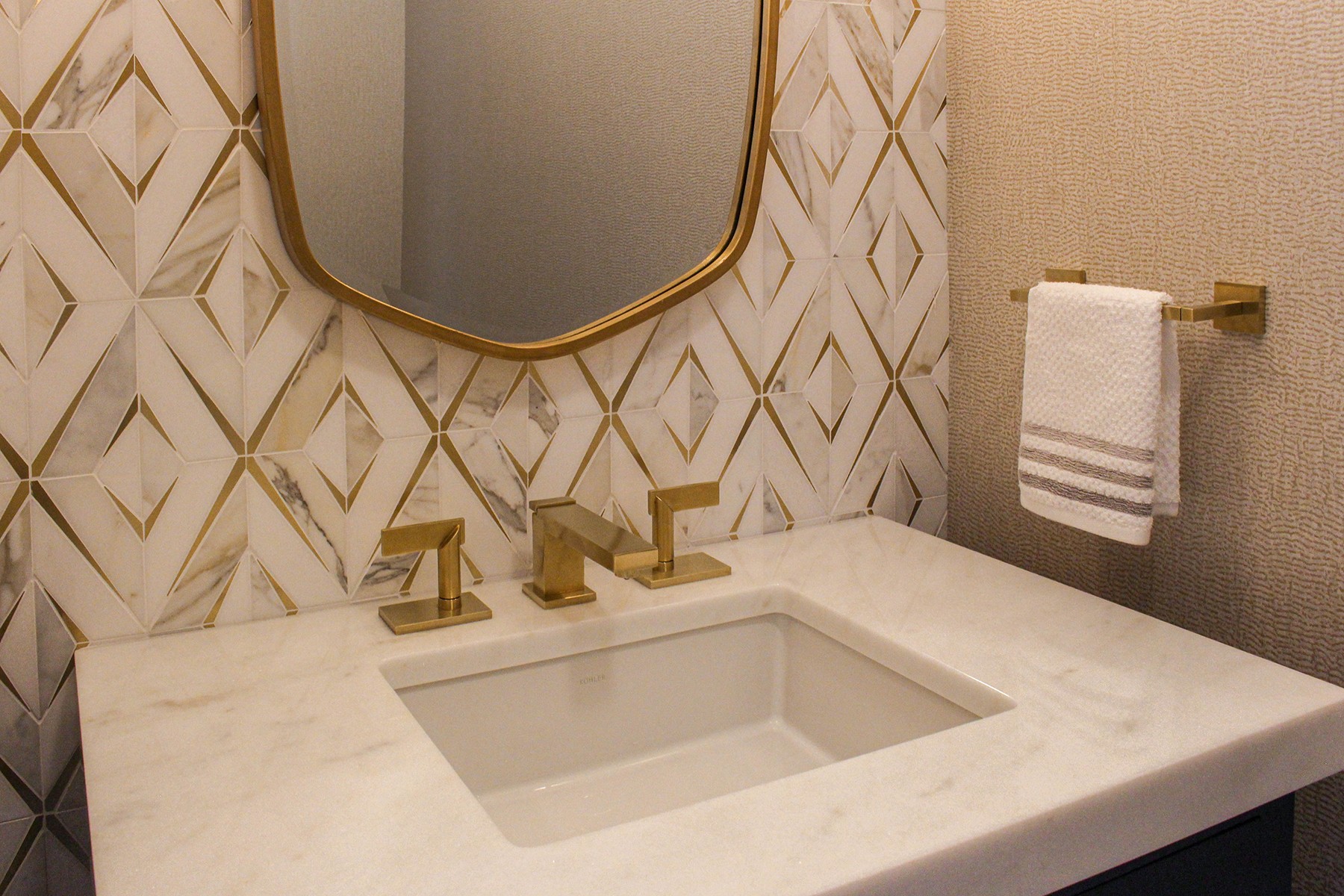 Washbasin | Standard Tile